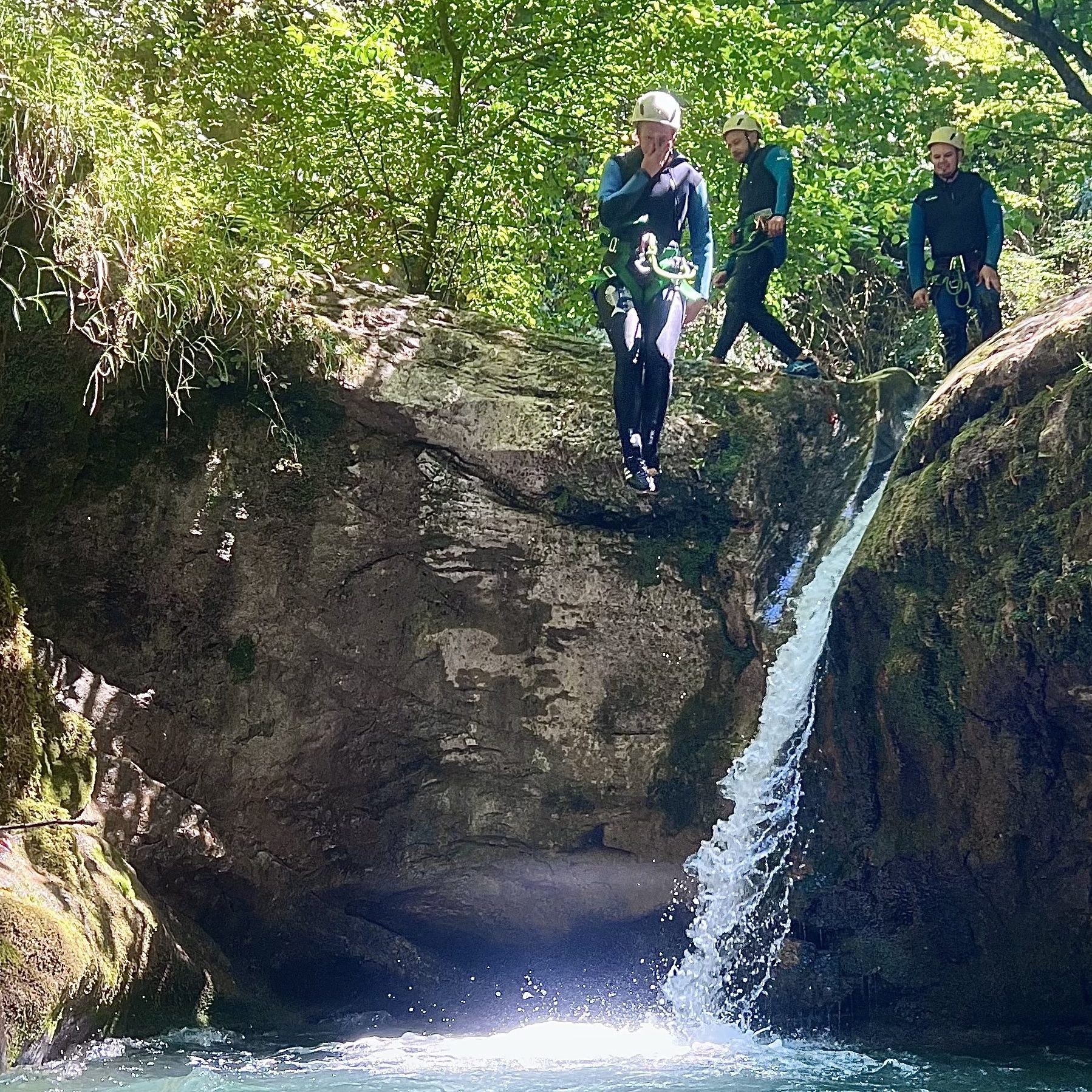 Saut en canyon